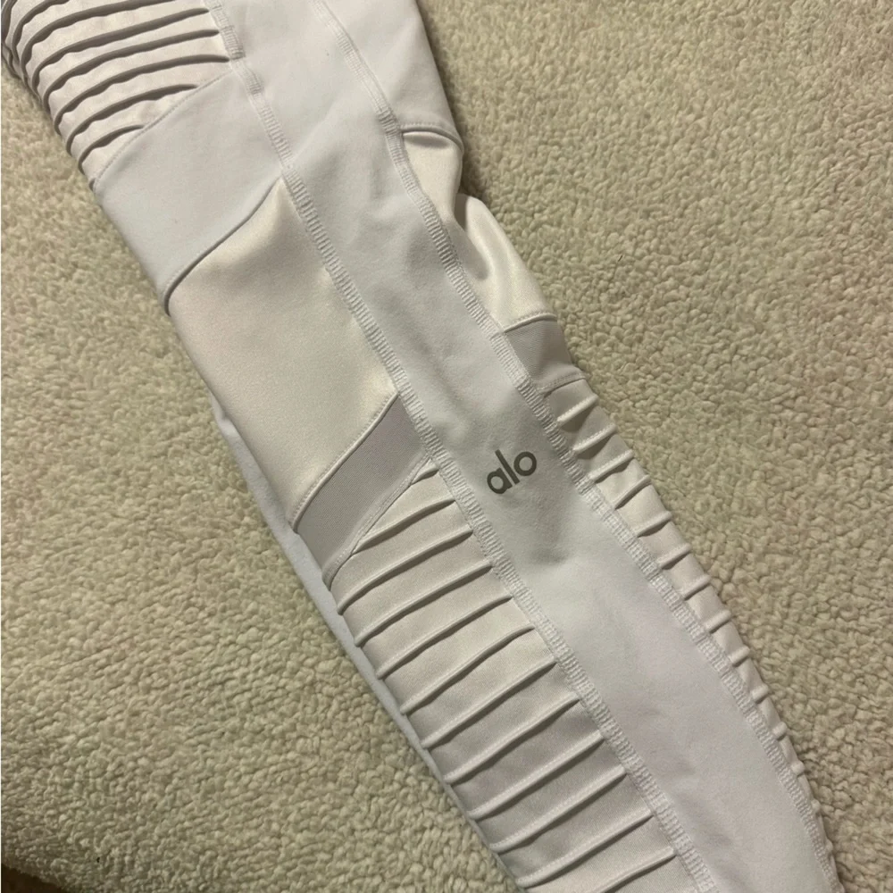 ALO YOGA High Waist Moto Legging White